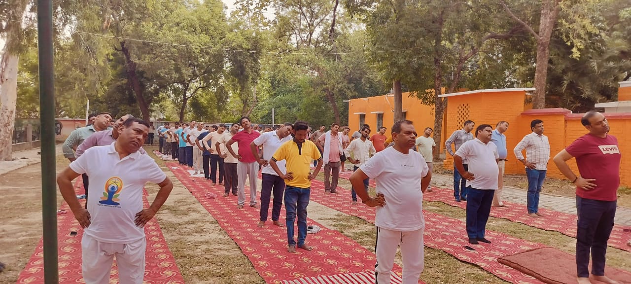 जौनपुर :सर्वोत्तम स्वास्थ्य के साथ लम्बे जीवन के लिए आध्यात्मिक अभ्यास है योग