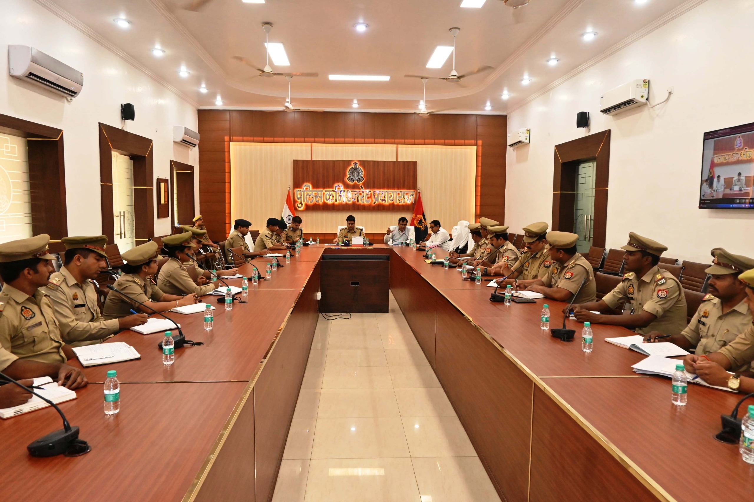 पुलिस आयुक्त प्रयागराज तरुण गाबा द्वारा रिजर्व पुलिस लाइन्स त्रिवेणी सभागार में विवेचकों को अपराध विषयक कानूनों की जानकारी दिये जाने विषयक प्रशिक्षण कार्यशाला का आयोजन किया गया