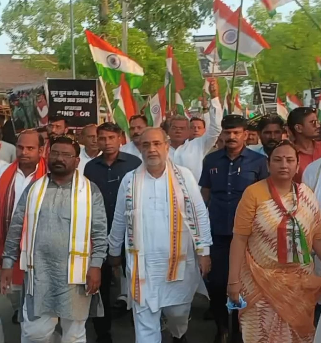 आजमगढ़:ऑपरेशन सिन्दूर की सफलता में निकली तिरंगा यात्रा
