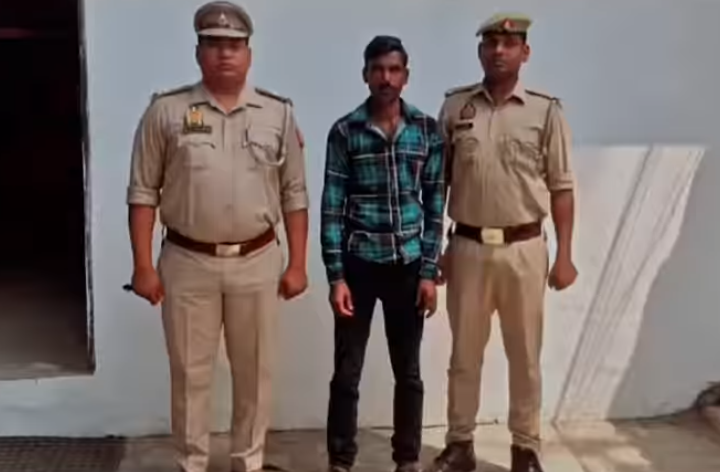 लखीमपुर खीरी : गोला क्षेत्र के ग्राम बहारगंज में दुर्गा माता की प्रतिमा को खंडित करने वाला अभियुक्त गोला पुलिस की गिरफ्त में