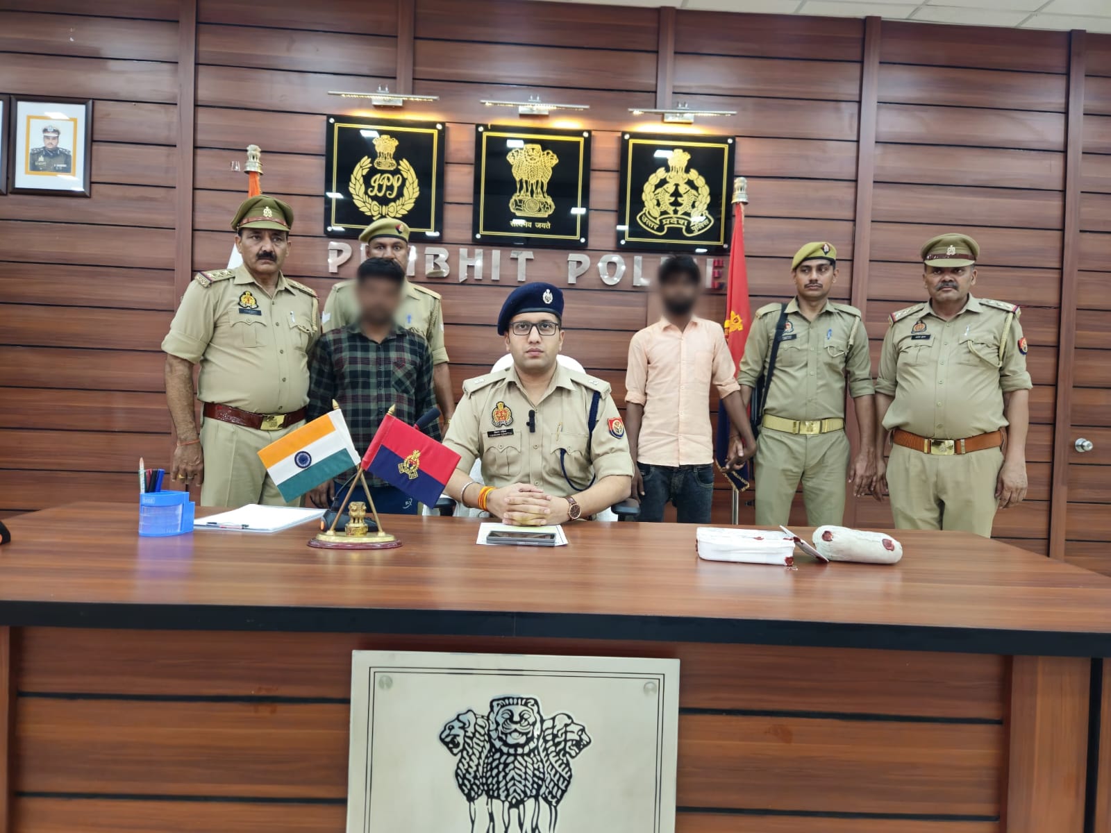 पीलीभीत: थाना पूरनपुर पुलिस द्वारा महिला की हत्या करने वाले 02 अभियुक्तों को 24 घण्टे के अन्दर मय आला कत्ल के साथ गिरफ्तार कर भेजा जेल