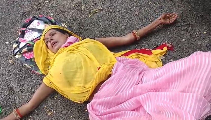 रायबरेली: पीड़िता अनारकली की हालत खराब, एसपी कार्यालय पहुँचने पर बेहोश