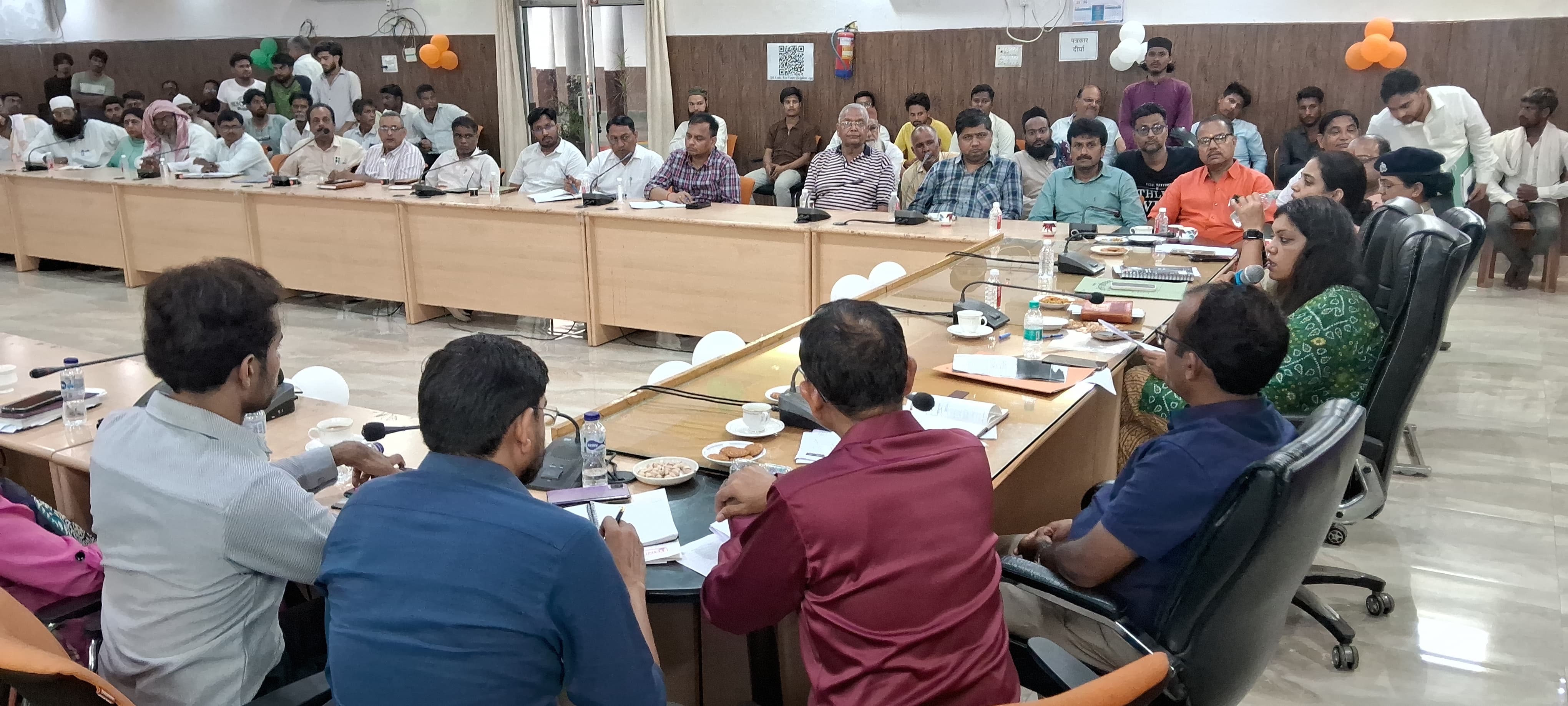 कासगंज : सम्भ्रांत नागरिक के सुझाव को ध्यान में रखते हुये सम्बन्धित अधिकारियों को दिये आवश्यक दिशा निर्देश।