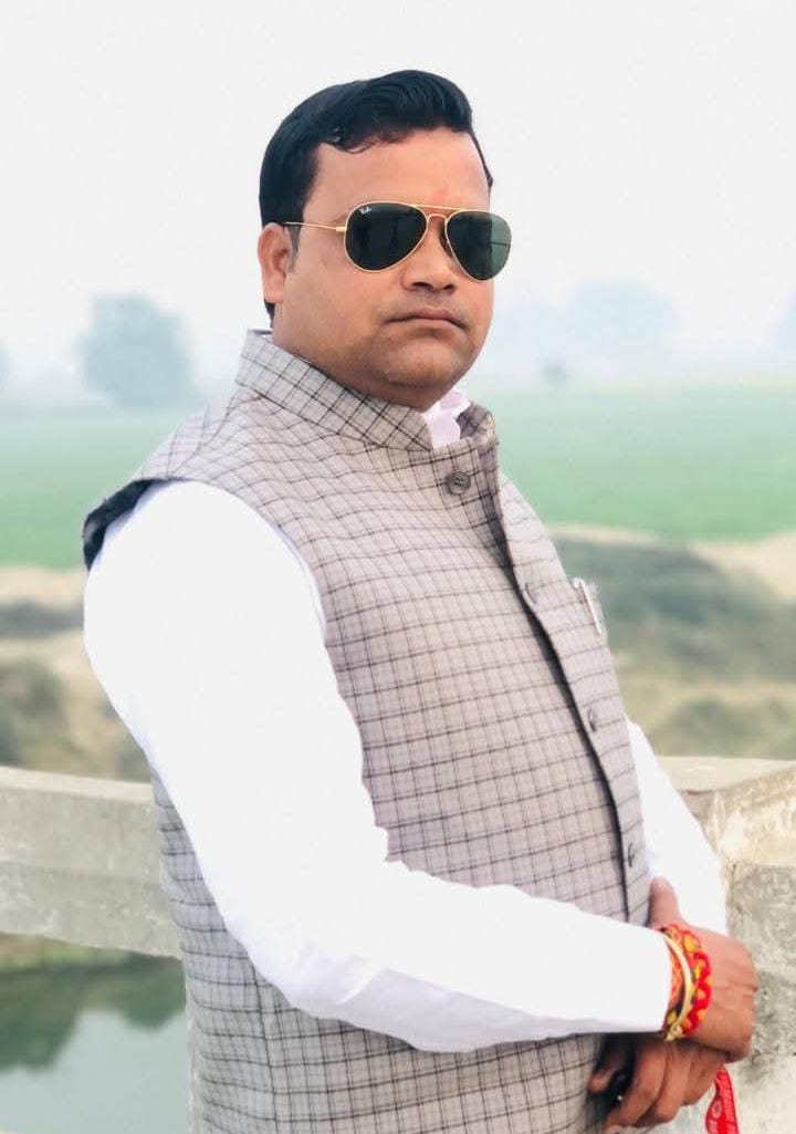 पीलीभीत : भाजपा नेता सूर्यवीर सिंह उर्फ़ 'रामू' ने यह करिश्मा कर दिखाया है। उनकी मेहनत, जमीनी जुड़ाव ने उन्हें क्षेत्र की राजनीति में एक सशक्त और विश्वसनीय चेहरा बना दिया ।