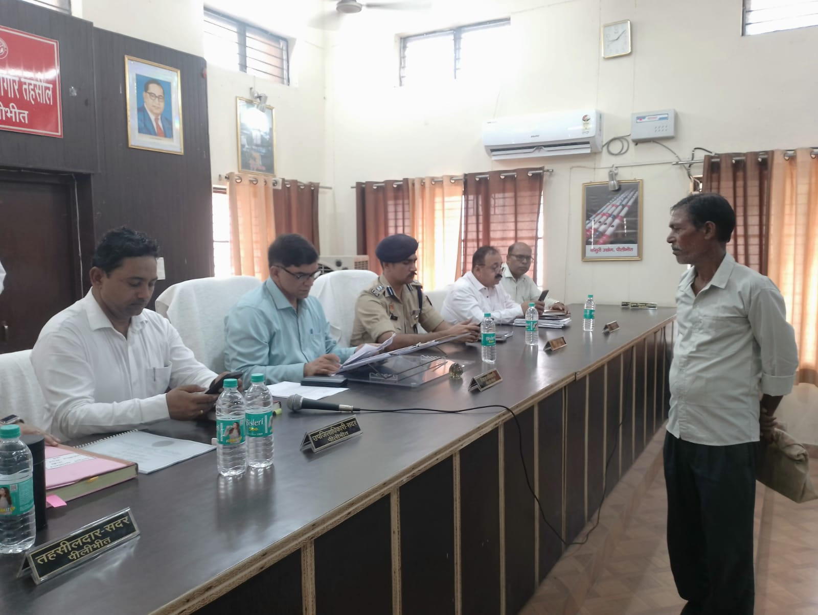 पीलीभीत : सम्पूर्ण समाधान दिवस में 57 शिकायती प्रार्थना पत्र प्राप्त हुई, जिसमें अन्य तहसीलों के 22 शिकायती प्रार्थना पत्र तथा मौक पर 05 का हुआ निस्तारण।