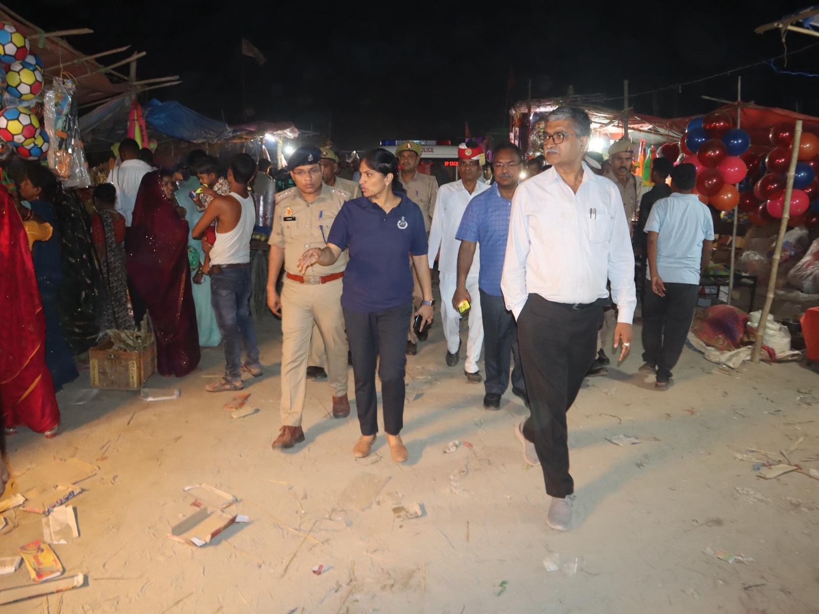 फर्रूखाबाद:गंगादशहरा पर्व की पूर्व संध्या पर जिलाधिकारी और पुलिस अधीक्षक ने पांचालघाट का किया निरीक्षण,श्रद्धालुओं की सुरक्षा और व्यवस्था को लेकर दिए आवश्यक निर्देश