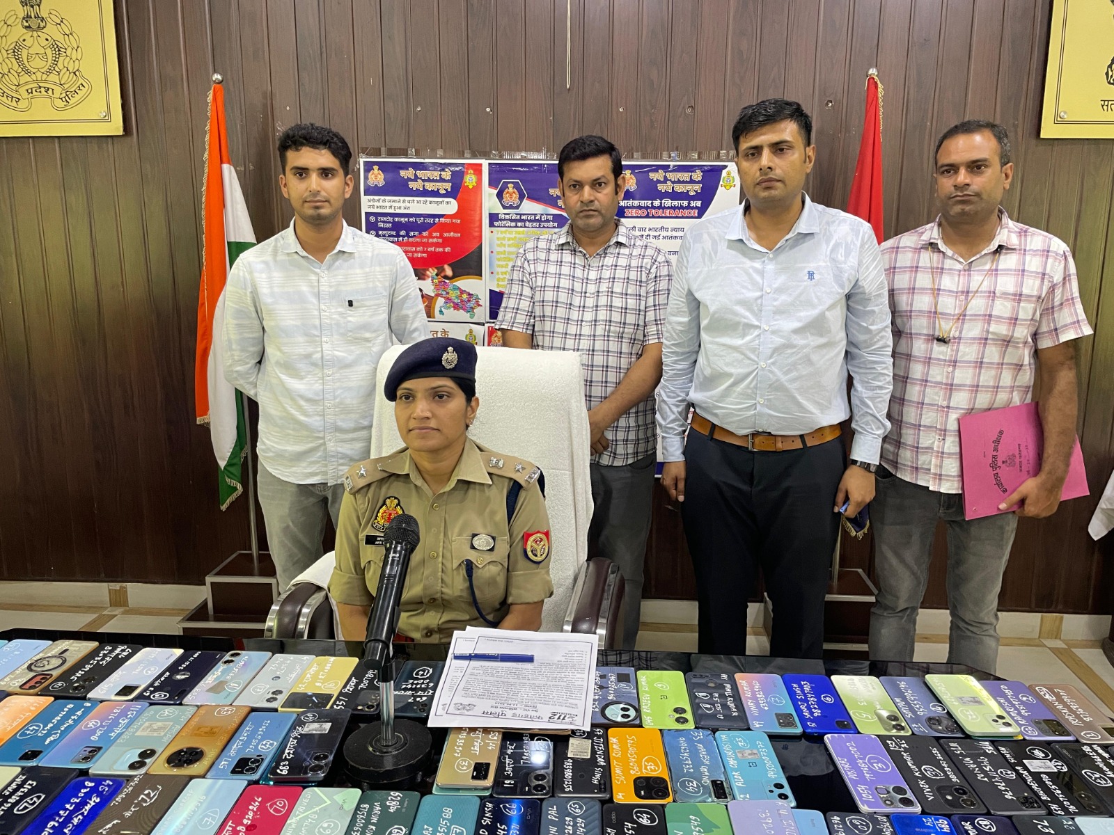 फर्रुखाबाद:पुलिस की सराहनीय पहल, सर्विलांस सेल ने 151 खोए हुए एंड्रॉयड मोबाइल फोन किए बरामद, अनुमानित कीमत 33 लाख रुपए