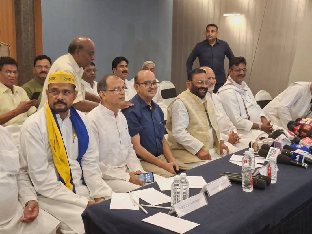 उत्तर प्रदेश में 'लोक मोर्चा' का गठन सम्यक पार्टी समेत कई दलों का बड़ा राजनीतिक गठबंधन, 2027 चुनाव में स्वामी प्रसाद मौर्य होंगे मुख्यमंत्री पद के चेहरा