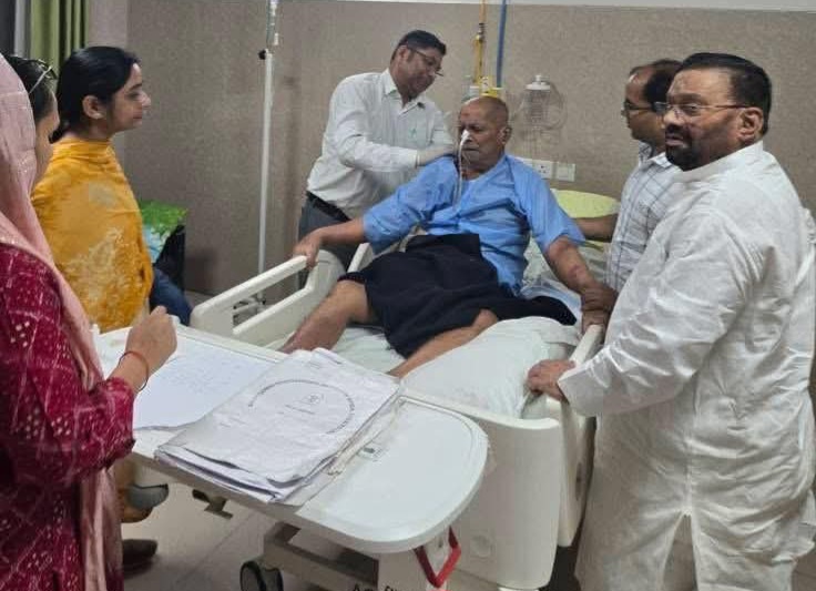 पूर्व मंत्री स्वामी प्रसाद मौर्य के बड़े भाई सालिक राम मौर्य का निधन, कल लखनऊ में होगा अंतिम संस्कार