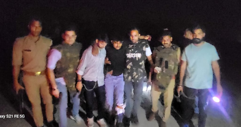 फर्रूखाबाद: कंपिल में मुठभेड़ के दौरान बदमाश रॉकी घायल, पुलिस ने किया गिरफ्तार