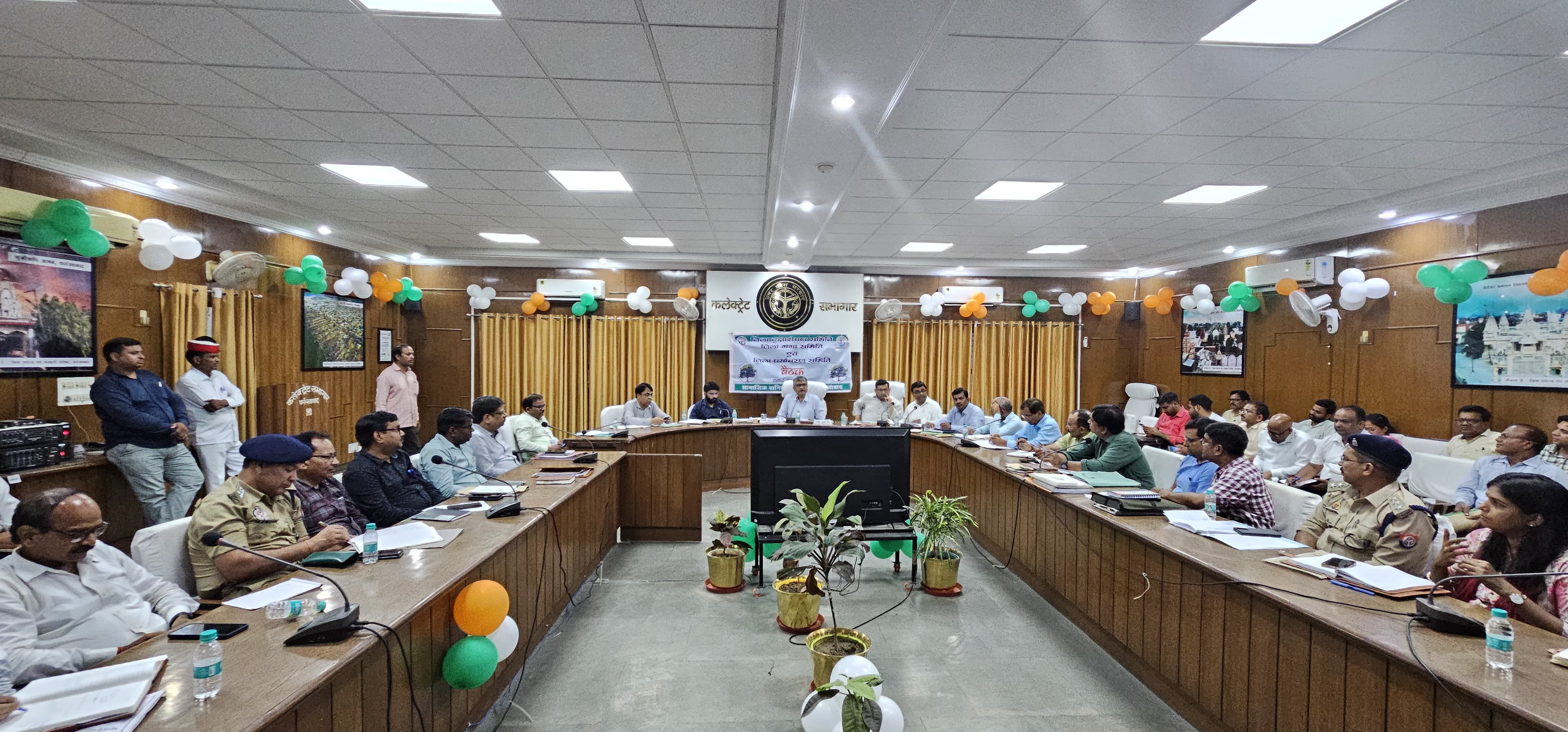 फर्रुखाबाद में वृक्षारोपण को लेकर बड़ा कदम: 2025-26 में लगेंगे 3.7 लाख पौधे, जुलाई में होगा शुभारंभ