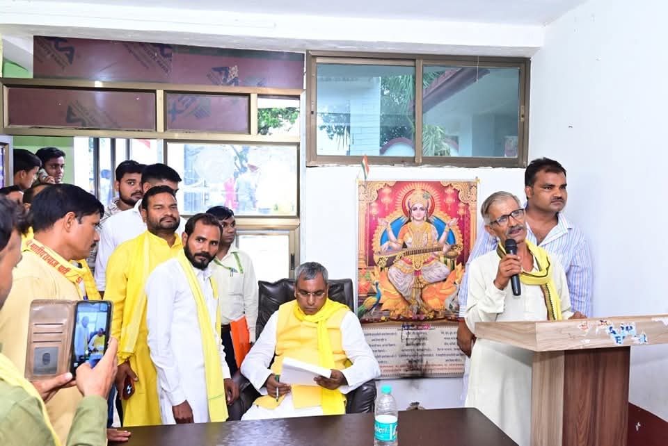 ओमप्रकाश राजभर ने आज़मगढ़ में की सौजन्य भेंट, शिक्षा और समरसता पर हुई चर्चा।
