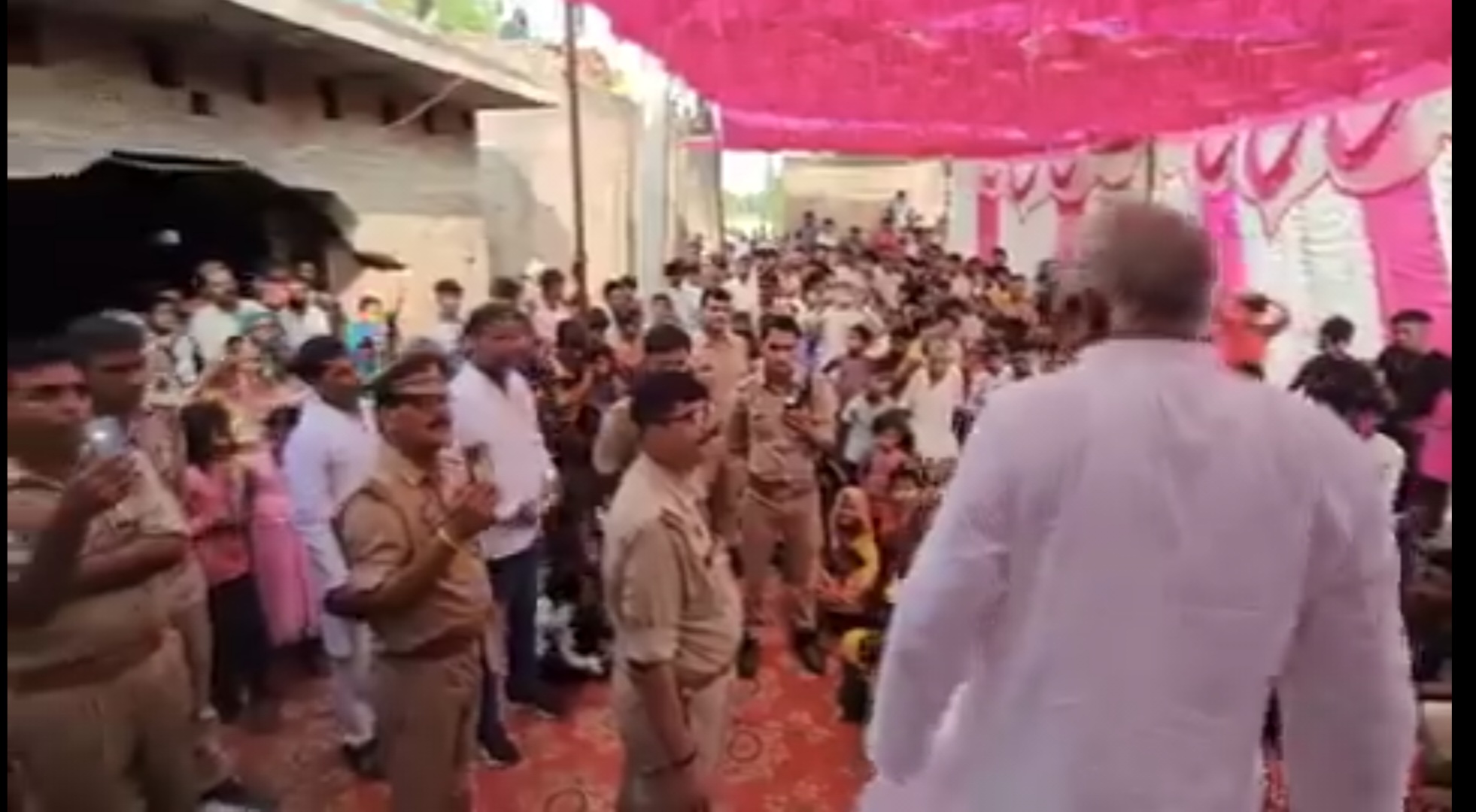 बदायूं:थानाध्यक्ष मूसाझाग द्वारा महान दल समर्थकों पर कार्रवाई को लेकर विरोध, उच्चस्तरीय जांच की मांग