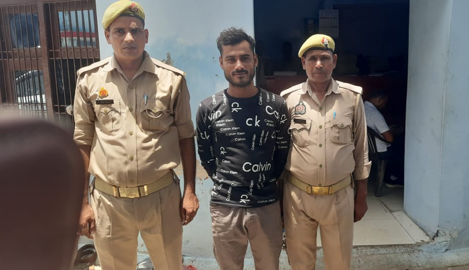 फर्रूखाबाद:थाना कमालगंज पुलिस ने अपहरण के मामले में वांछित अभियुक्त को किया गिरफ्तार