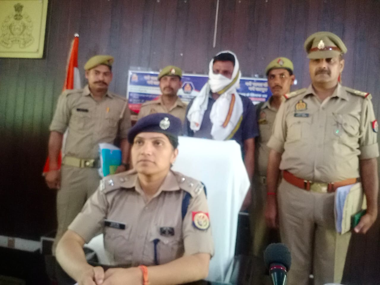 फर्रुखाबाद:12 घंटे में हत्या का खुलासा,थाना मेरापुर पुलिस ने हत्यारोपी भूरे उर्फ समरवीर को किया गिरफ्तार