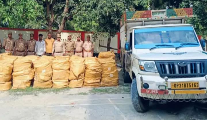 लखीमपुर खीरी : जिले में भारत-नेपाल सीमा पर पुलिस ने बड़ी कार्रवाई करते हुए 20,100 कृत्रिम मानव अंग बरामद किए