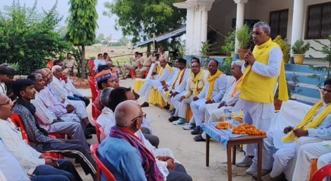 आजमगढ़ : ओमप्रकाश राजभर ने अतरौलिया विधानसभा क्षेत्र में की बैठक