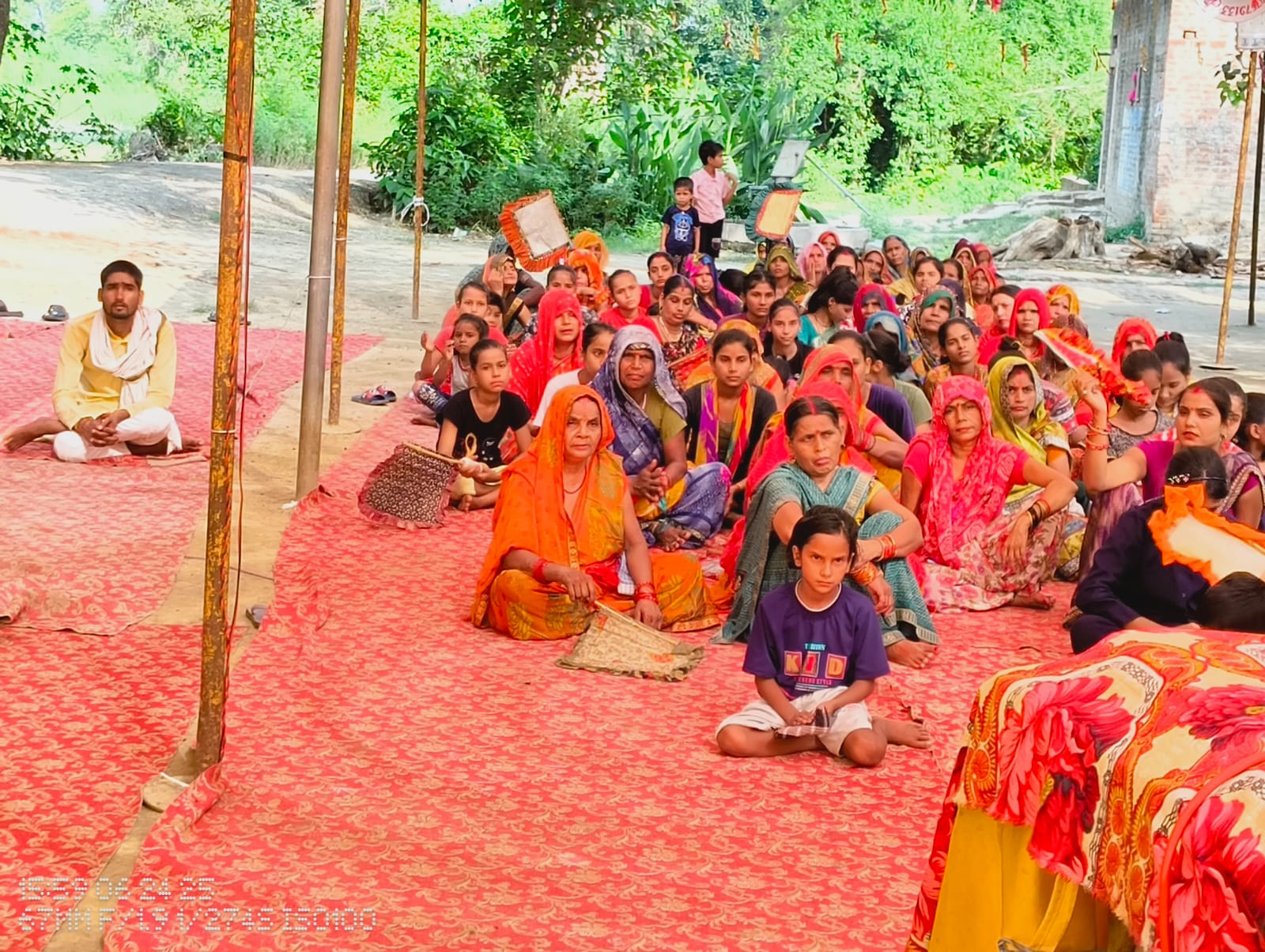 सीतापुर : कबीर बाबा धाम पर महाभारत की अमृत मई कथा सुनकर मंत्र मुग्ध हुए श्रोता ।