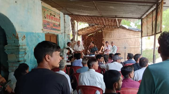 लखीमपुर खीरी : केंद्र सरकार के 11 वर्ष पूर्ण होने पर मैंलानी चेयरमैन कीर्ति माहेश्वरी ने हैदराबाद में ग्राम चौपाल लगाकर गिनाई सरकार की उपलब्धियां