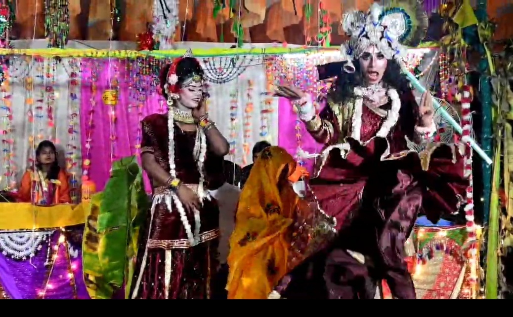 सीतापुर :भोले बाबा धाम पर श्रीमद् भागवत की अमृतमई कथा सुनकर मुग्ध हुए श्रोता