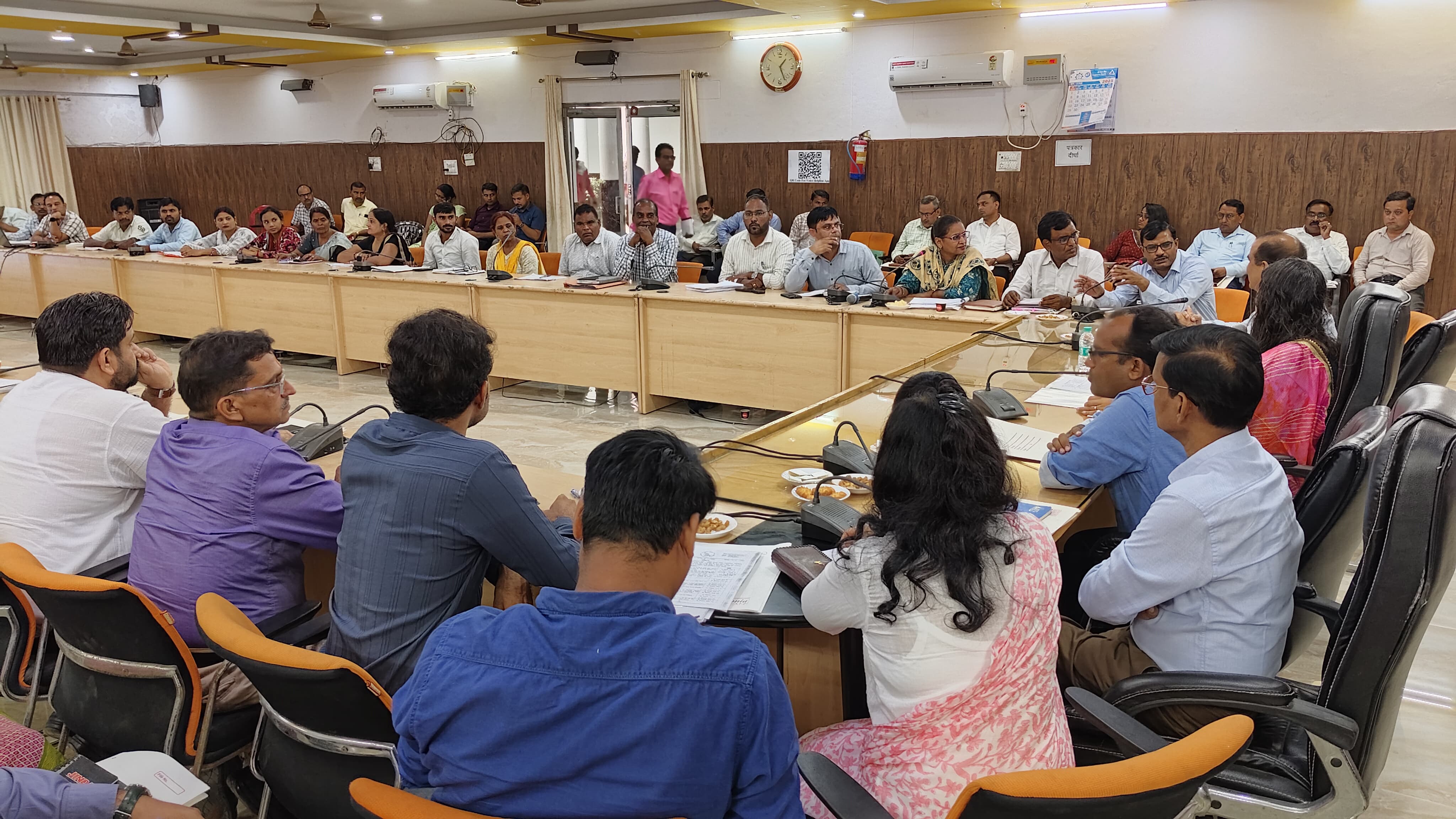 कासगंज: जिलाधिकारी मेधा रूपम की अध्यक्षता में कलेक्ट्रेट सभागार में पोषण अभियान के तहत जिला पोषण समिति की बैठक सम्पन्न।