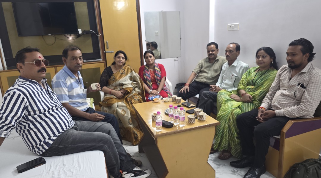 फर्रुखाबाद:नगर उद्योग व्यापार मंडल मिश्रा गुट की बैठक में लिए गए कई अहम फैसले, शीघ्र होगा शपथ ग्रहण समारोह।