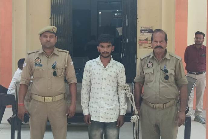 फर्रुखाबाद:पुलिस को बड़ी सफलता, नाबालिग बालिका के अपहरण एवं पाक्सो एक्ट में वांछित आरोपी गिरफ्तार।