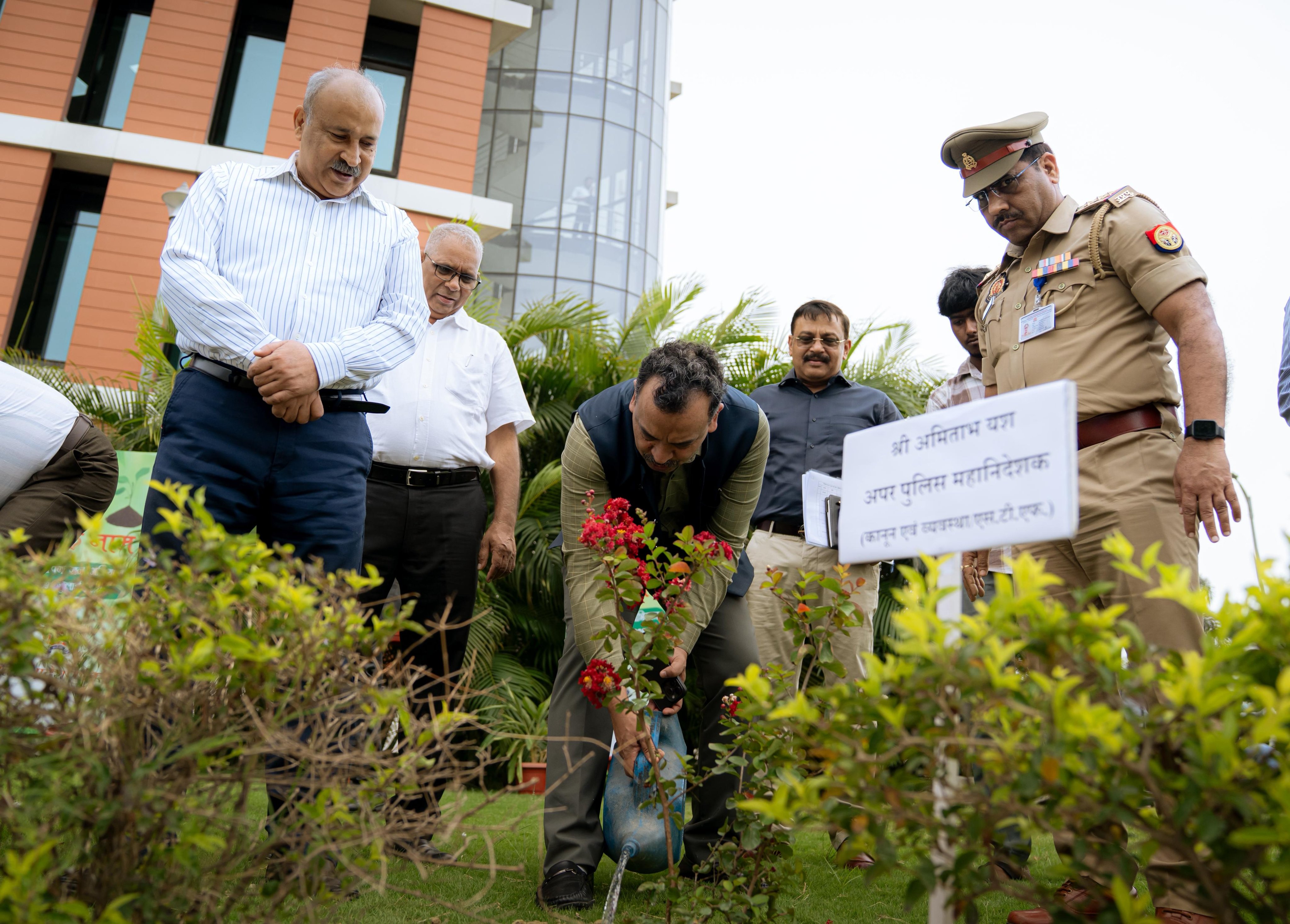 लखनऊ:उत्तर प्रदेश पुलिस द्वारा वृक्षारोपण महा अभियान 2025 में सात लाख पौधारोपण का ऐतिहासिक संकल्प