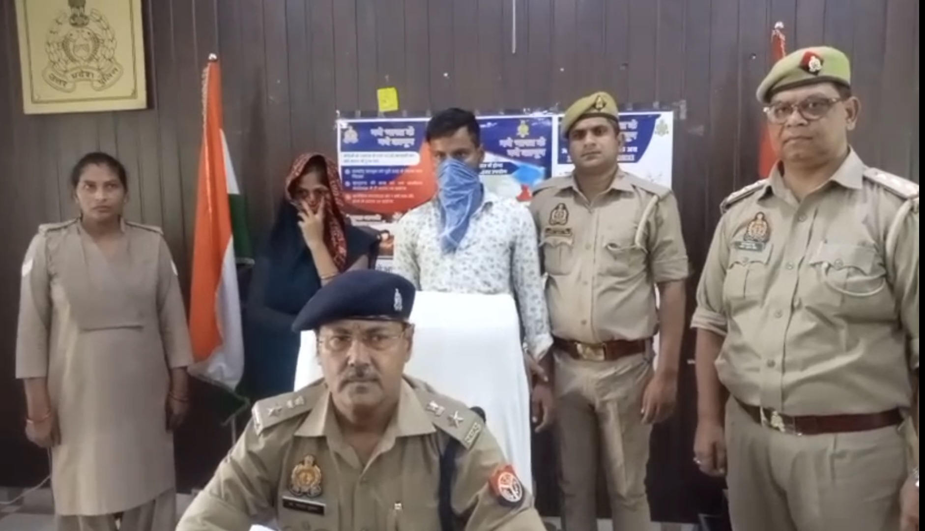 फर्रुखाबाद:राजेपुर पुलिस ने बहन की हत्या के आरोप में भाई और भाभी को किया गिरफ्तार–हत्या में प्रयुक्त गमछा व मोटरसाइकिल बरामद