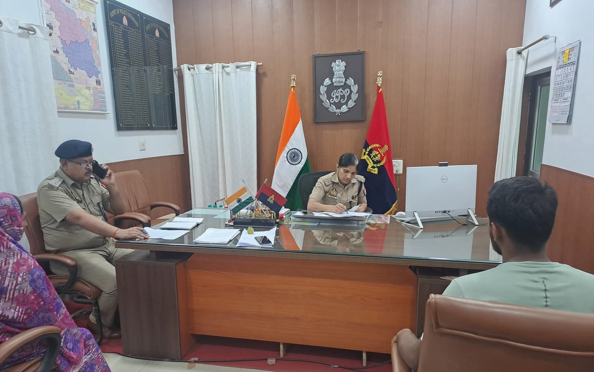 फर्रूखाबाद की एसपी आरती सिंह ने गूगल मीट के माध्यम से की वर्चुअल जनसुनवाई, समस्याओं के त्वरित समाधान के दिए निर्देश