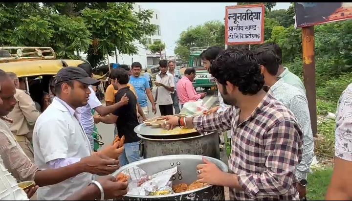 फर्रुखाबाद:कैबिनेट मंत्री नन्द गोपाल गुप्ता के जन्मोत्सव पर भव्य पूजा-अर्चना और भंडारा कार्यक्रम आयोजित।