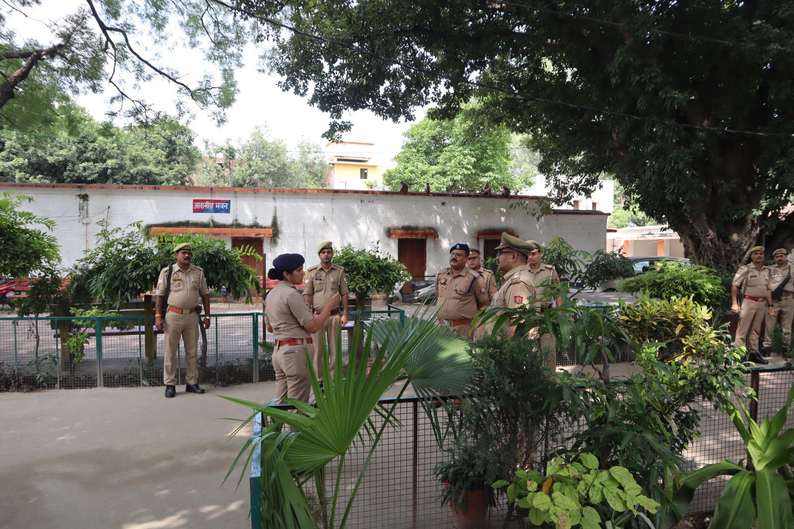 फर्रुखाबाद: कोतवाली कायमगंज का एसपी आरती सिंह ने किया औचक निरीक्षण, दिये आवश्यक दिशा-निर्देश