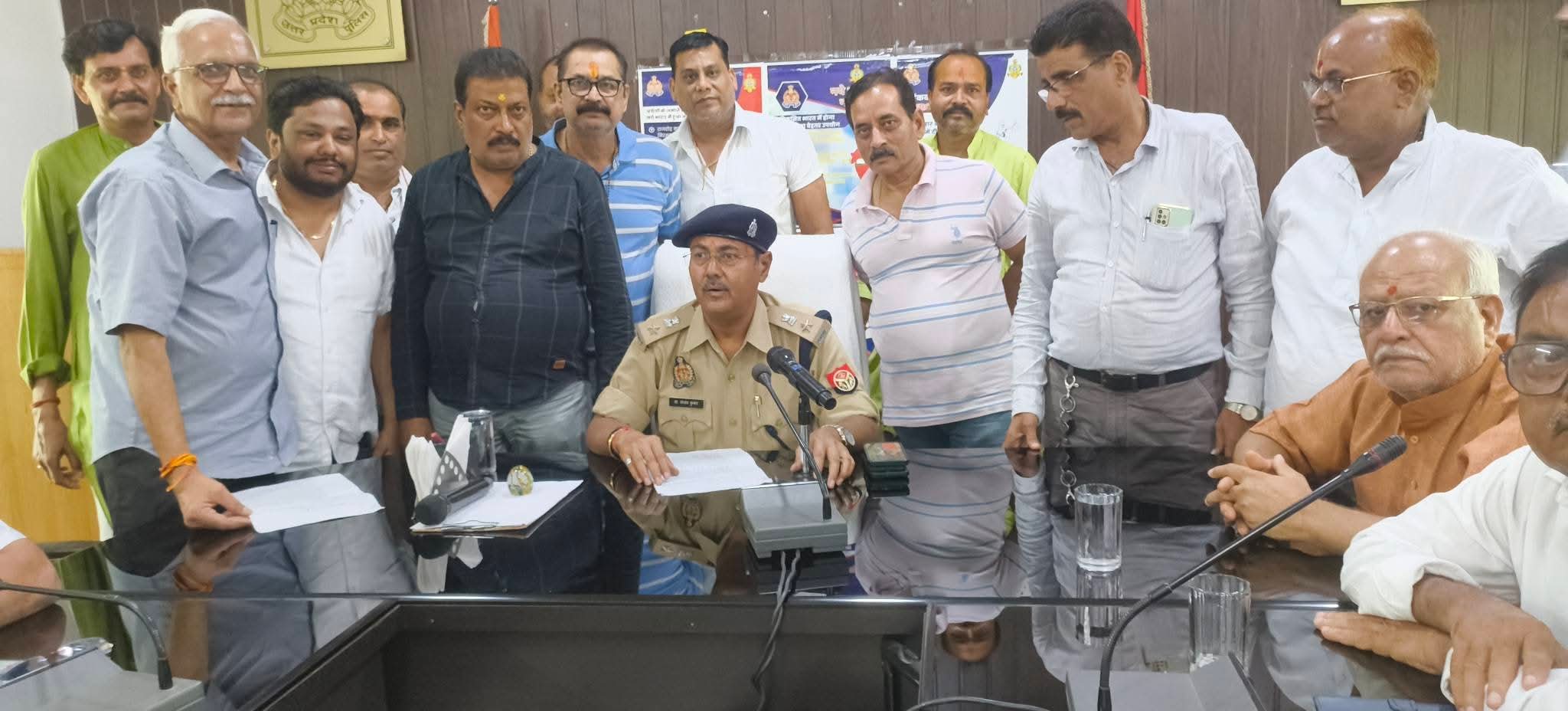 फर्रुखाबाद:पुलिस लाइन सभागार में व्यापारियों की बैठक सम्पन्न, सीसीटीवी कैमरे लगाने के निर्देश।