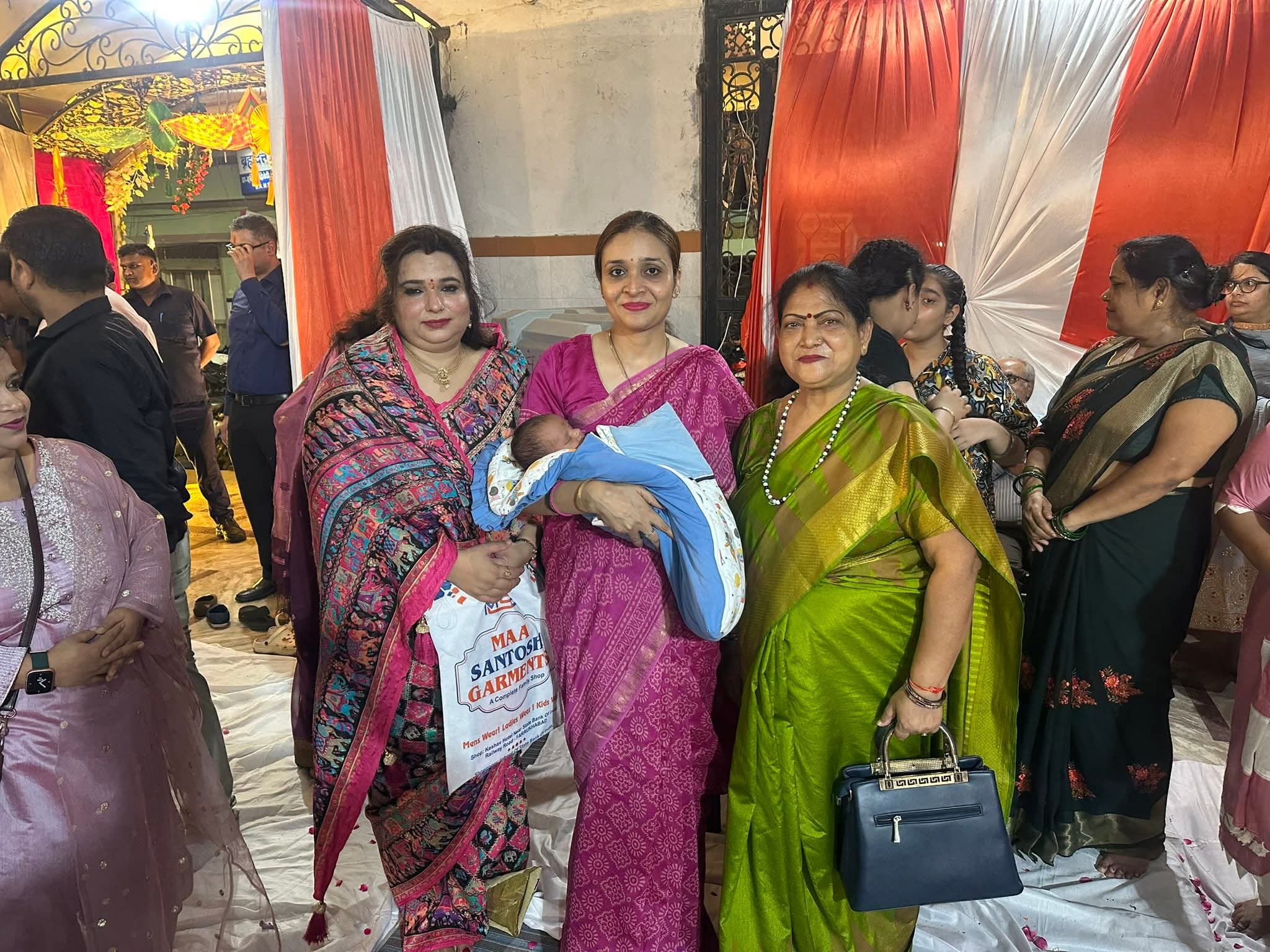 फर्रुखाबाद:कायमगंज विधायका डॉक्टर सुरभि ने प्रदेश युवा मोर्चा अध्यक्ष के सुपुत्र के नामकरण संस्कार में की शिरकत।