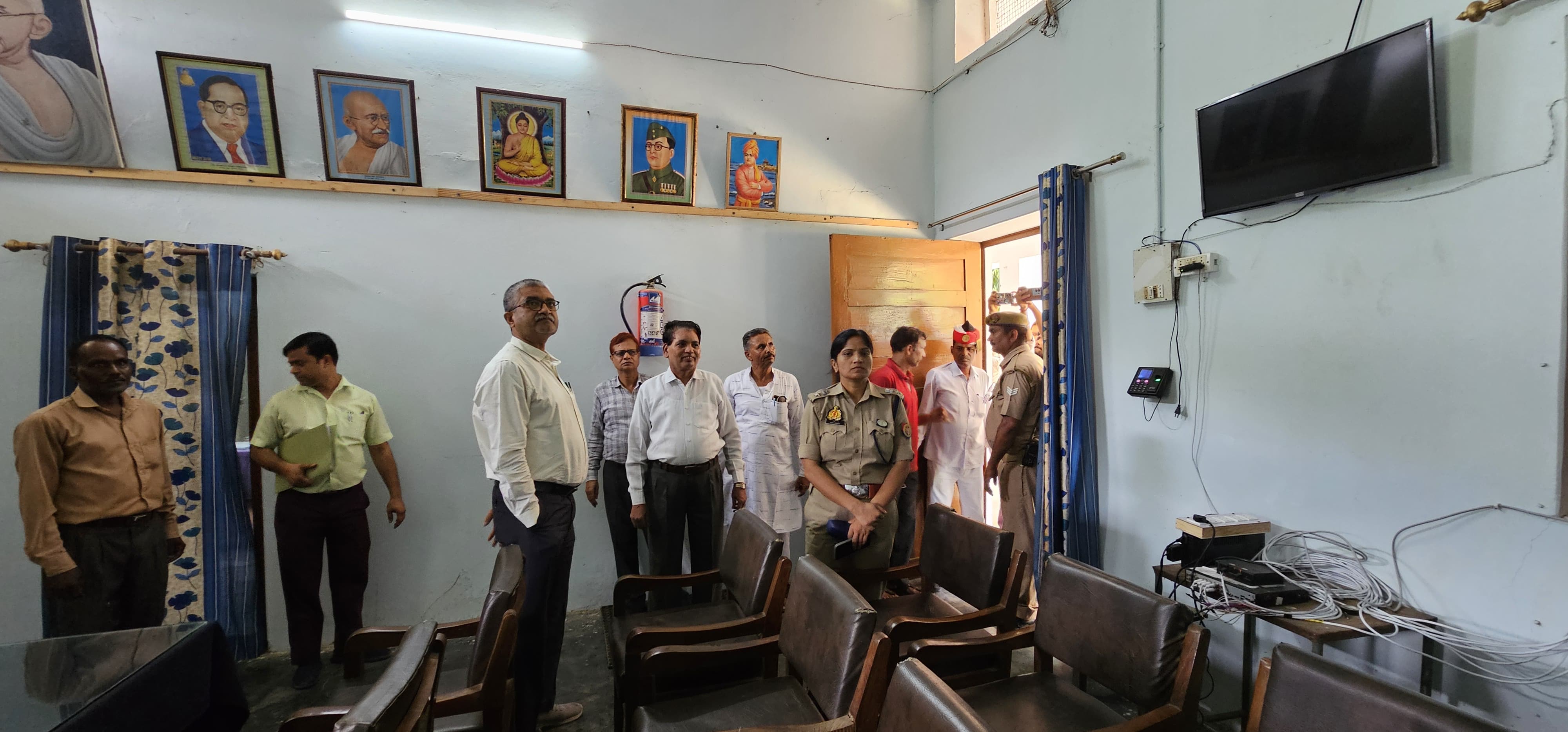 फर्रुखाबाद:आरओओ/एआरओ भर्ती परीक्षा की तैयारियों का डीएम-एसपी ने किया निरीक्षण