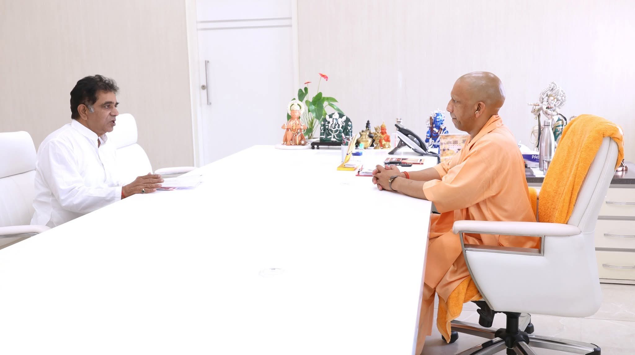 फर्रुखाबाद:सदर विधायक मेजर सुनील दत्त द्विवेदी के प्रयासों से 500 करोड़ की दो बड़ी परियोजनाएं स्वीकृत।