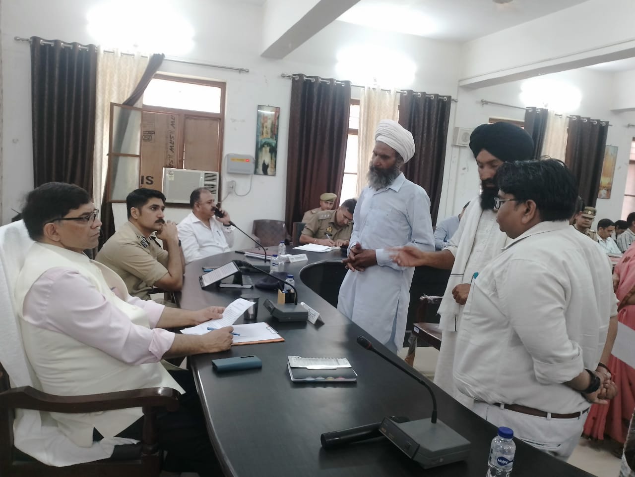 पीलीभीत:सम्पूर्ण समाधान दिवस में 59 शिकायतों प्राप्त हुई मौके पर 05 का निस्तारण किया।