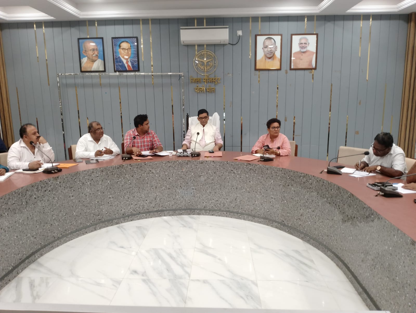 पीलीभीत: वृक्षारोपण सम्बन्धी समस्त तैयारियां कर ली जाए पूर्ण-जिलाधिकारी