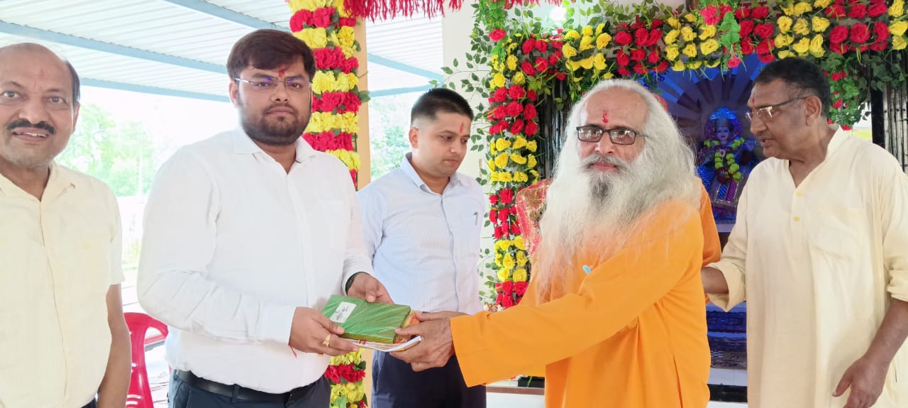 पीलीभीत:गुरु पूर्णिमा पर्व पर सम्पन्न हुआ गायत्री महायज्ञ एवं भण्डारा