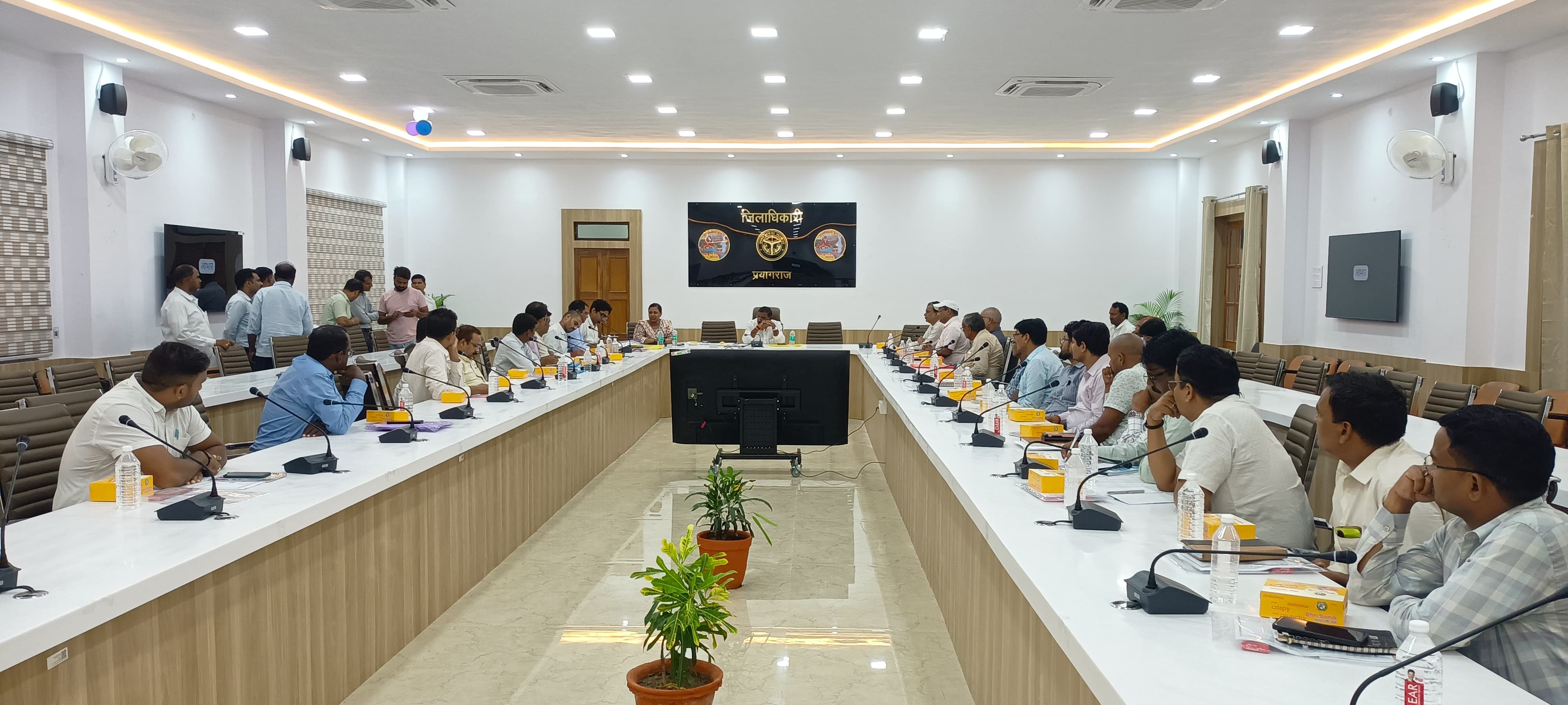 प्रयागराज भूमि संरक्षण अधिकारी फूलपुर, प्रयागराज,जिला भूमि एवं जल संरक्षण समिति की बैठक का हुआ आयोजन