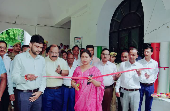 लखीमपुर खीरी : डीएम ने विशेष संचारी रोग नियंत्रण अभियान का कलेक्ट्रेट से किया शुभारंभ