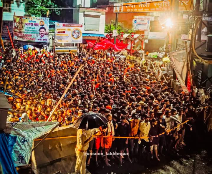 लखीमपुर खीरी : सावन माह के दूसरे सोमवार पर छोटी काशी गोला में जलाभिषेक के लिए उमडा शिव भक्तों का अपार जनसैलाब