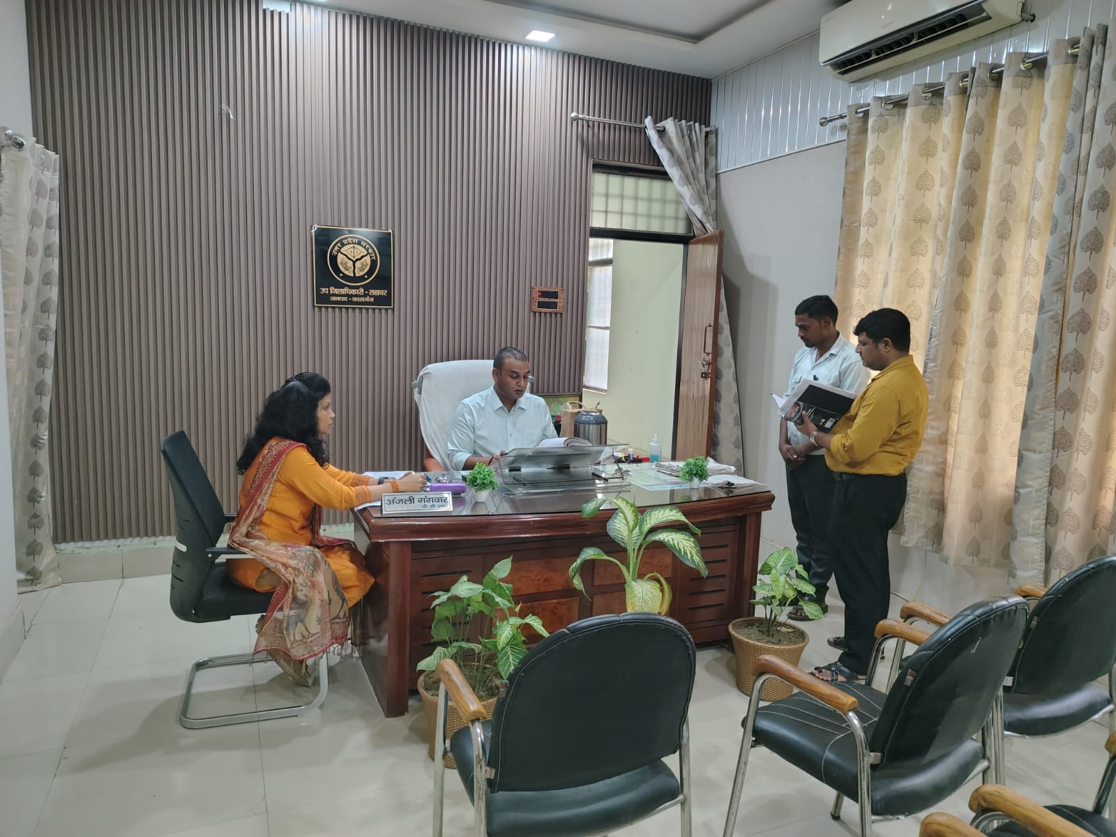 कासगंज:अपर जिलाधिकारी दिग्विजय प्रताप सिंह द्वारा तहसील सहावर के सभी पटलों का निरीक्षण किया गया