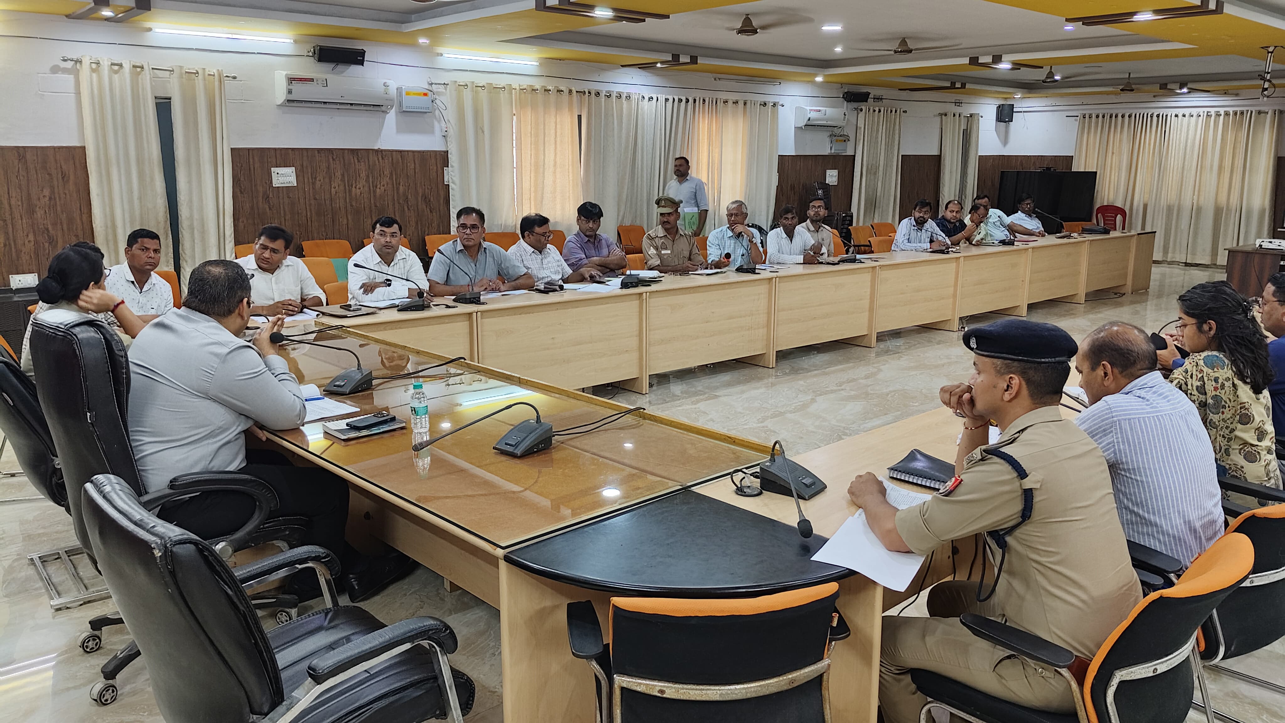 कासगंज : जिलाधिकारी महोदय की अध्यक्षता में मुख्यमंत्री युवा उद्यमी विकास अभियान ?