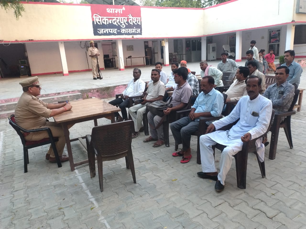 कासगंज थानाध्यक्ष द्वारा चलाया गया जागरूकता अभियान