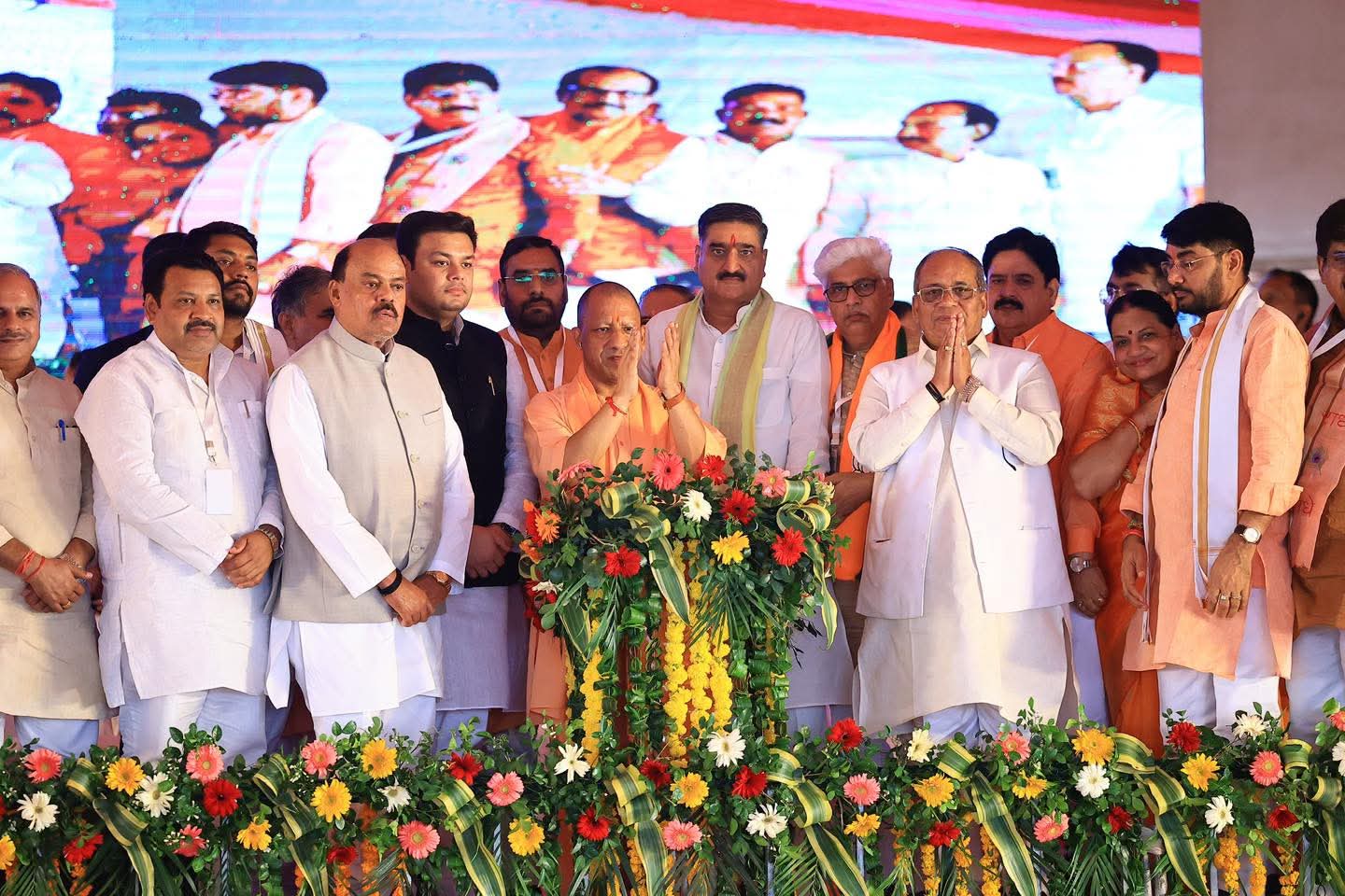 अलीगढ़:विकास के सुपथ पर 'नए उत्तर प्रदेश' का 'नया अलीगढ़' ₹958 करोड़ की 186 विकास परियोजनाओं का लोकार्पण/शिलान्यास
