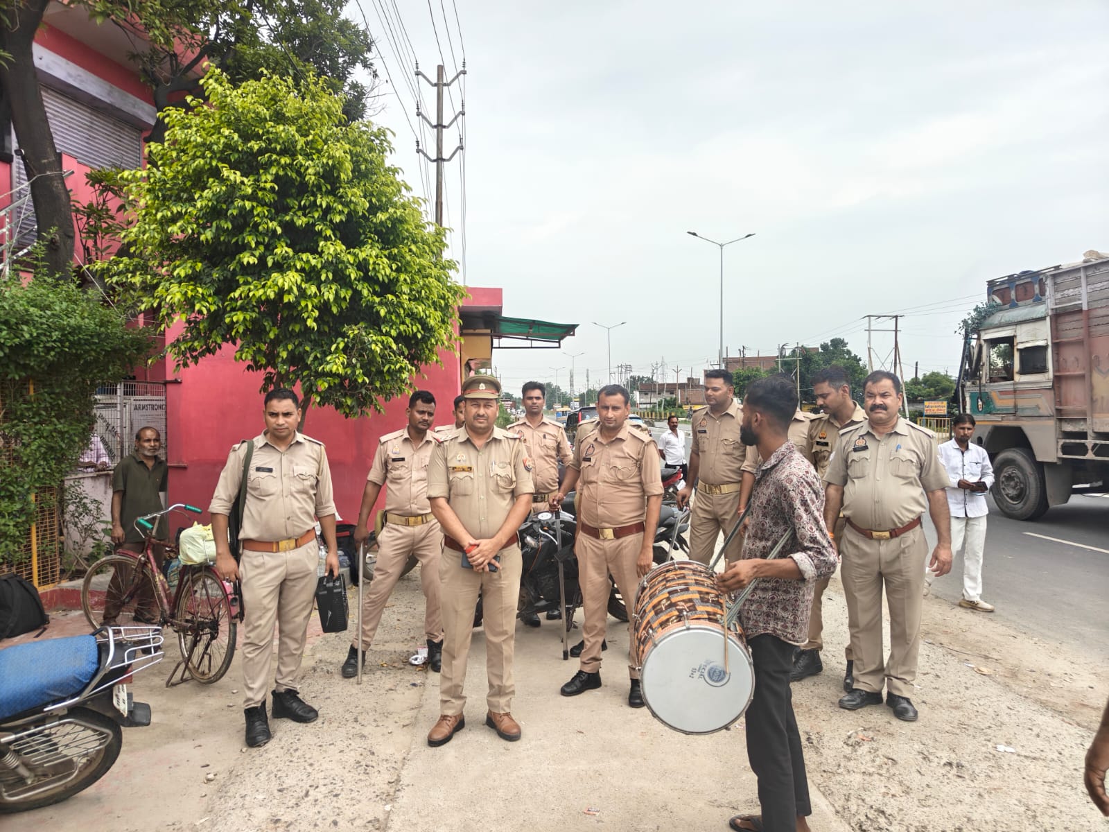 फर्रुखाबाद:पुलिस की बड़ी कार्रवाई -सट्टा माफिया हसनैन गैंग की ₹3.15 करोड़ की अवैध संपत्ति कुर्क, अब तक कुल ₹13.64 करोड़ की कुर्की