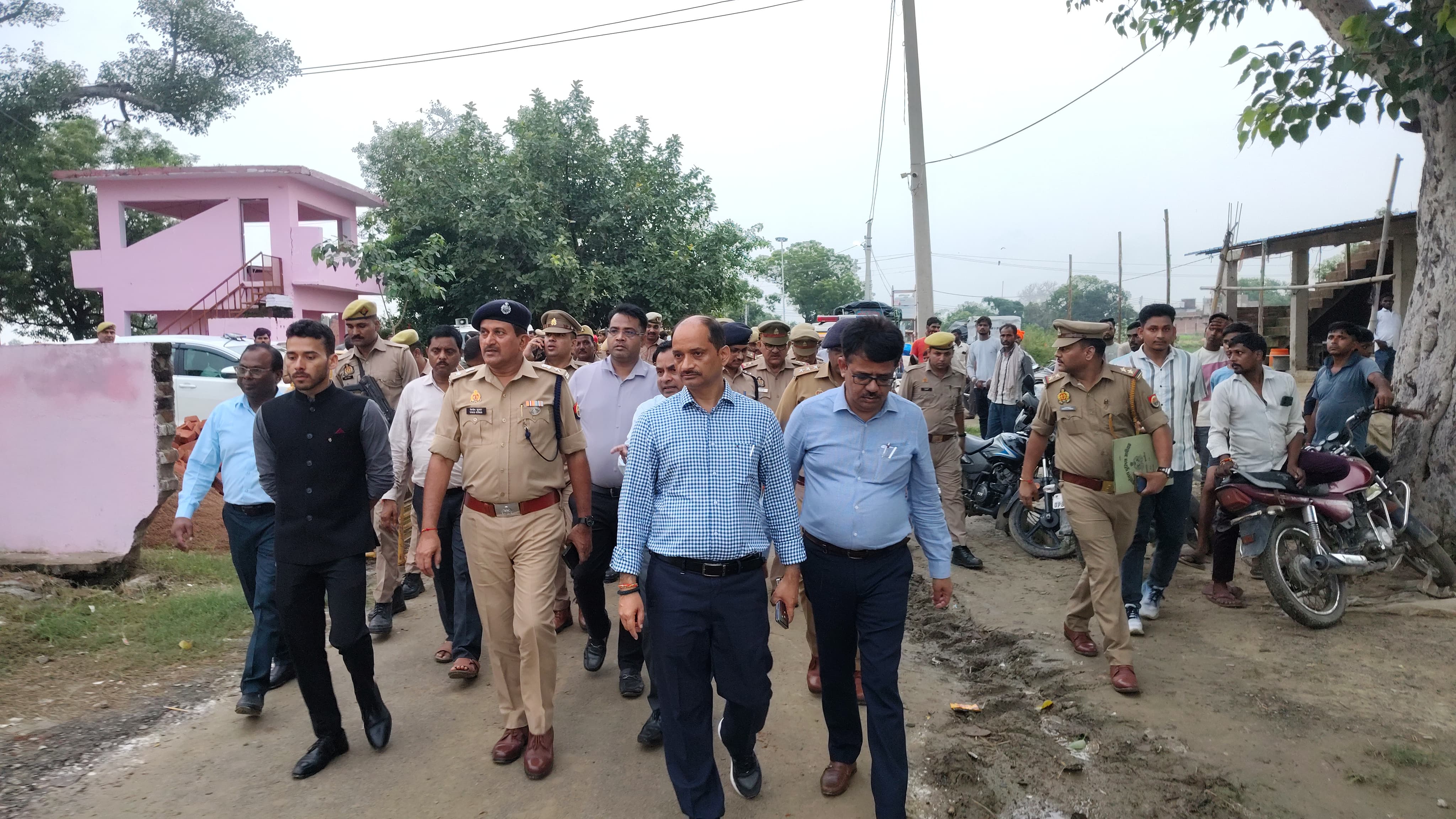 कन्नौज:जाहिरा देवी मंदिर, रोहिली मेले का डीएम व एसपी ने किया निरीक्षण, सुरक्षा व्यवस्था की समीक्षा