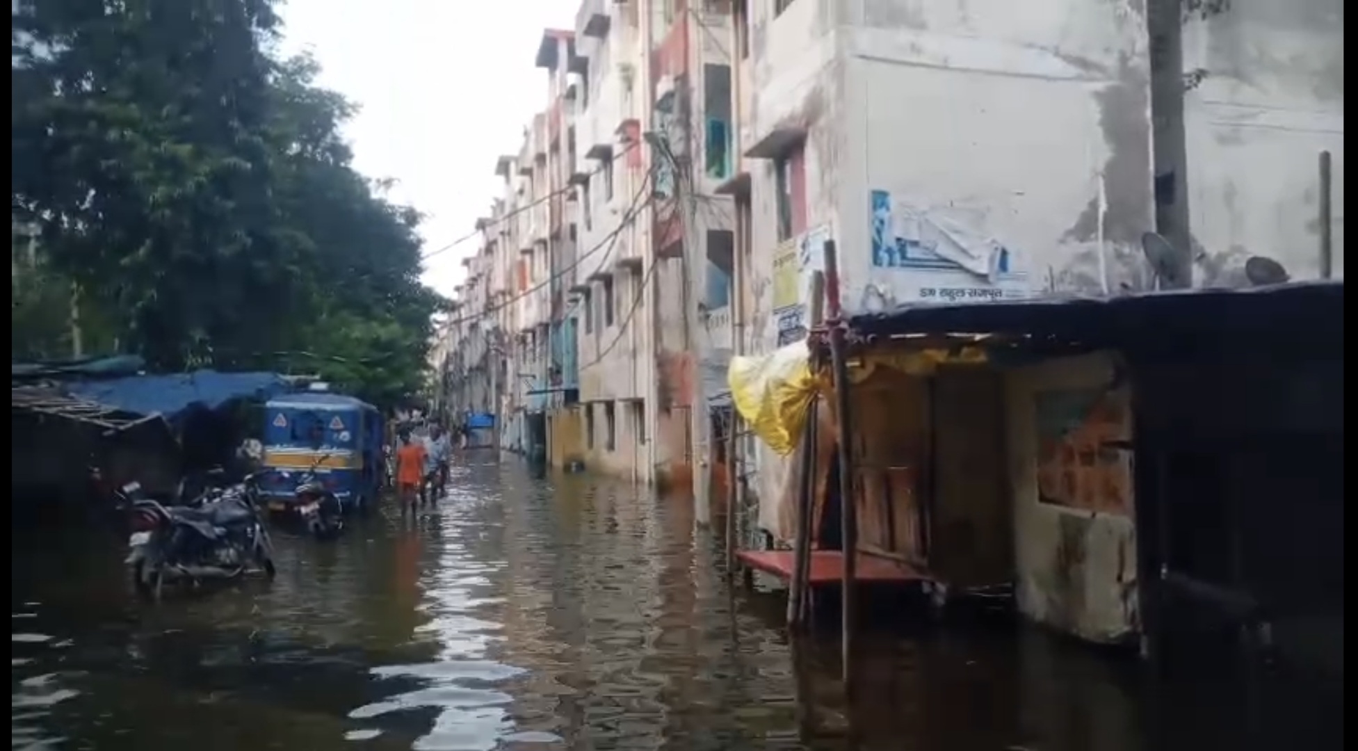 फर्रुखाबाद:काशीराम कॉलोनी गढ़िया हैबतपुर में गंगा का पानी घुसा, 25 गांव प्रभावित  किसानों की लाखों की फसल बर्बाद