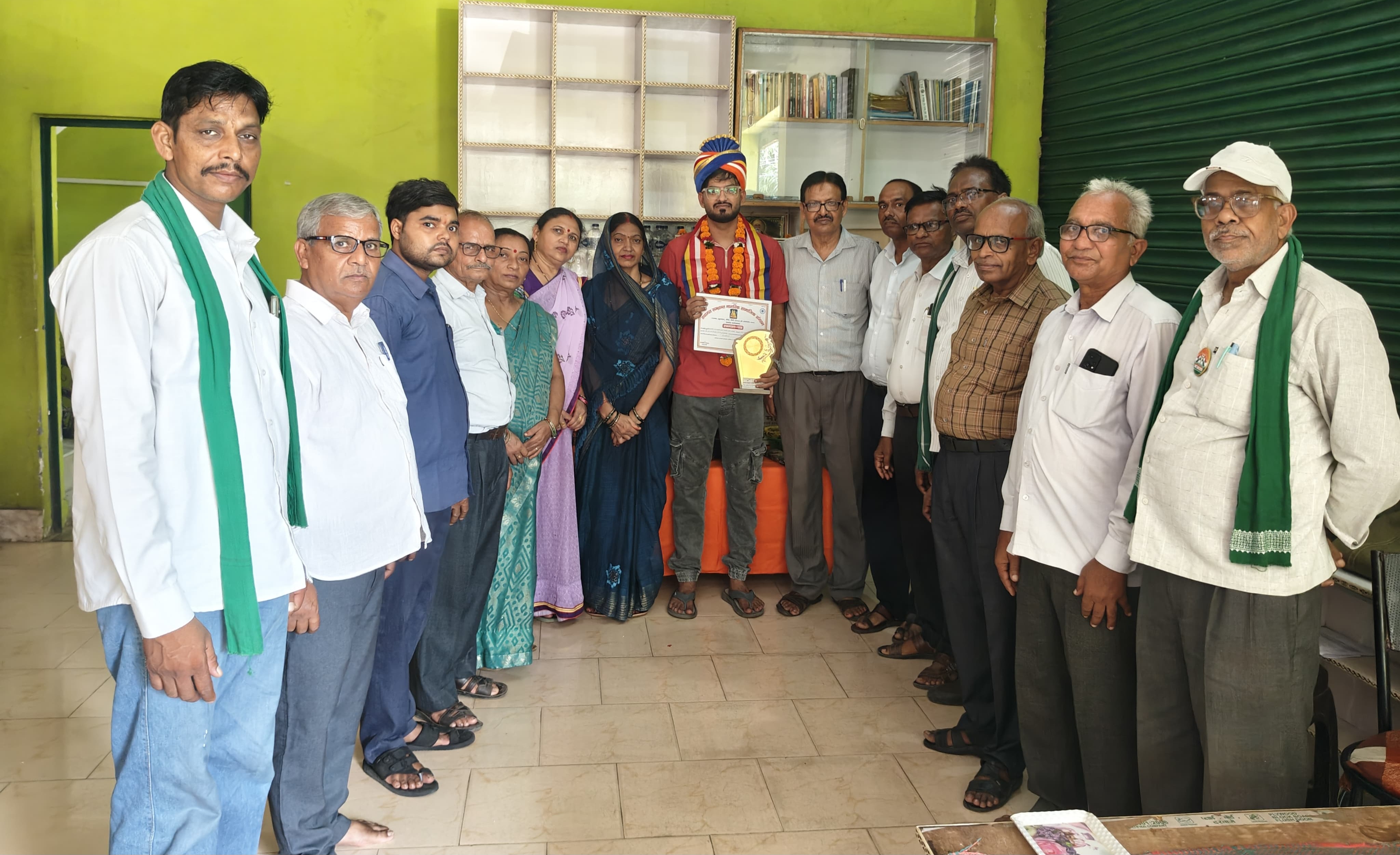 फर्रुखाबाद के विनय दीप रतन शाक्य ने नीट परीक्षा में पाई सफलता, हुआ भव्य सम्मान समारोह